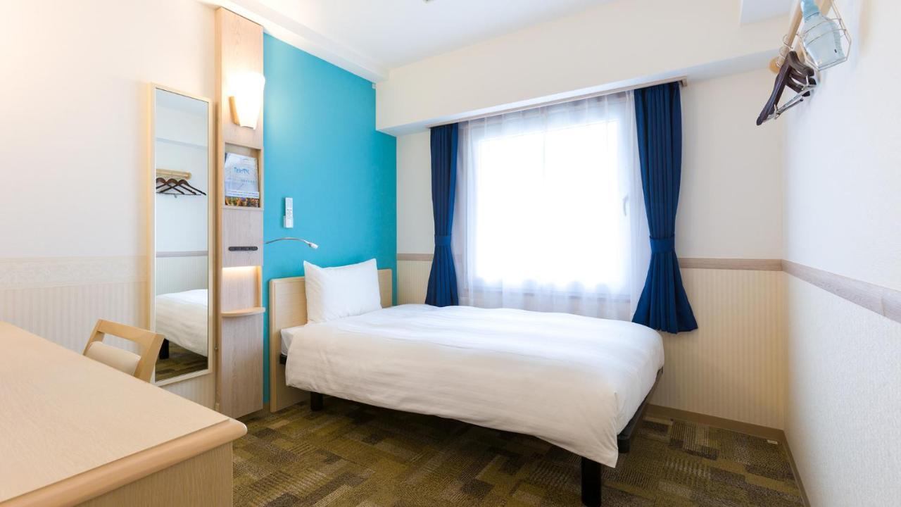 Toyoko Inn Tsubame Sanjo Ekimae Екстер'єр фото